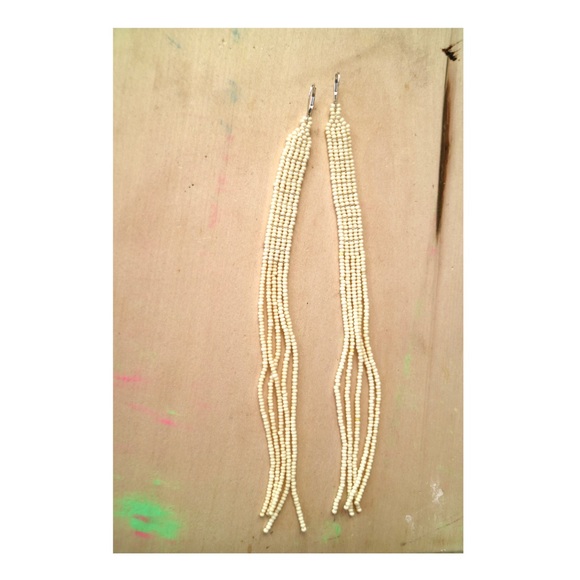 HANDMADE GLASS EARRINGS | Marrow Small Batch Handwoven Seed Bead Fringe Earrings - Picture 3 of 4